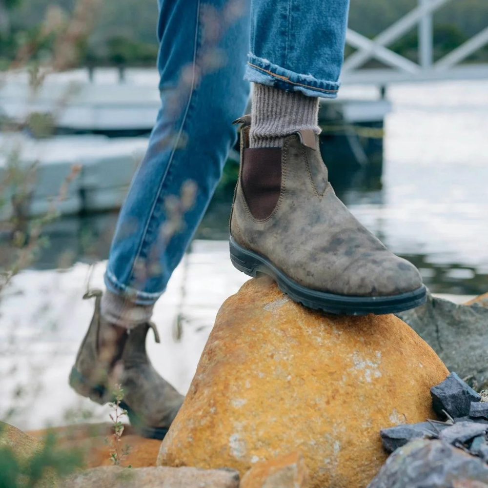 Chelsea_Boots_Unisex_Slip_On_Design_with_Elastic_Inserts_1