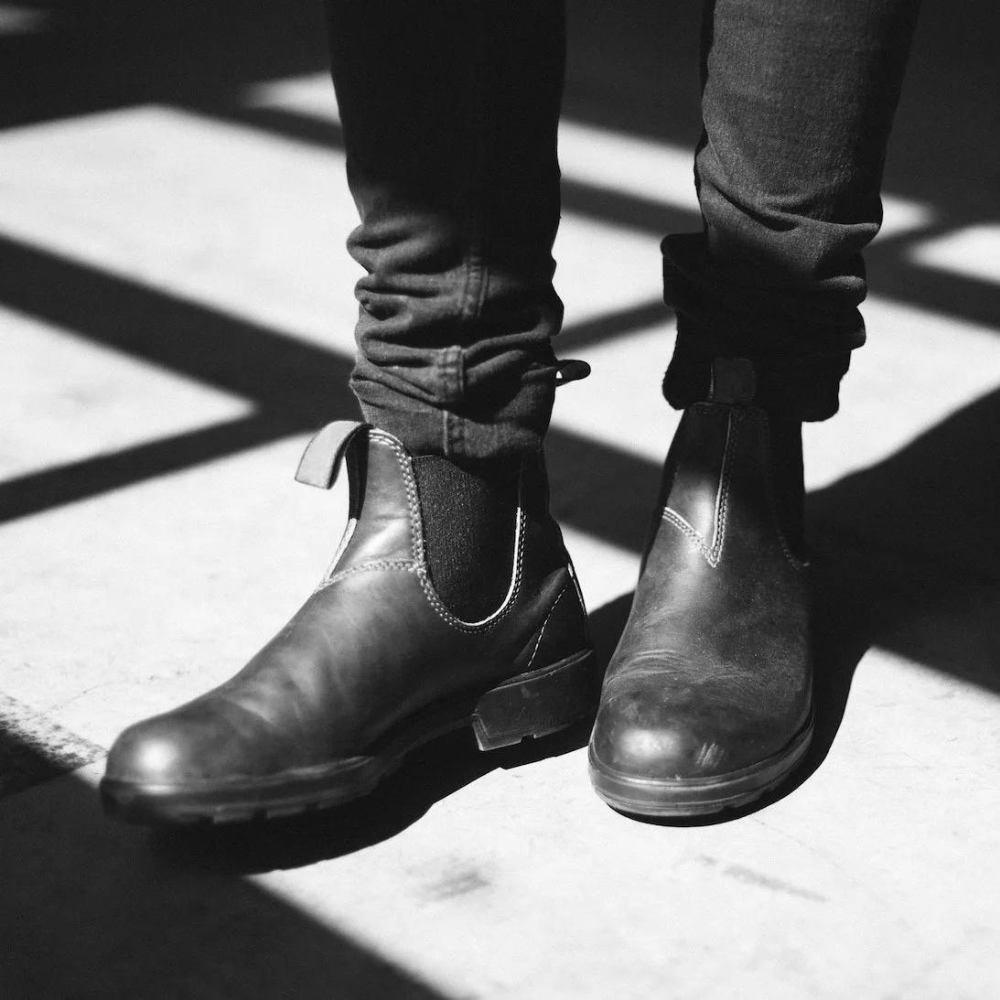 Chelsea_Boots_Unisex_Slip_On_Design_with_Elastic_Inserts_3