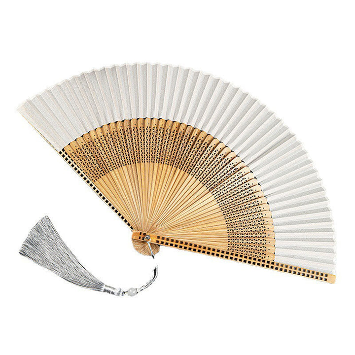 Elegant Folding Fan – A Stylish Accessory Made of Silk and Bamboo for Warm Days 10