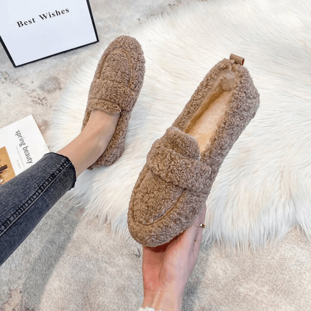Elegant Winter Slippers – Cozy Warmth and Pure Comfort 1