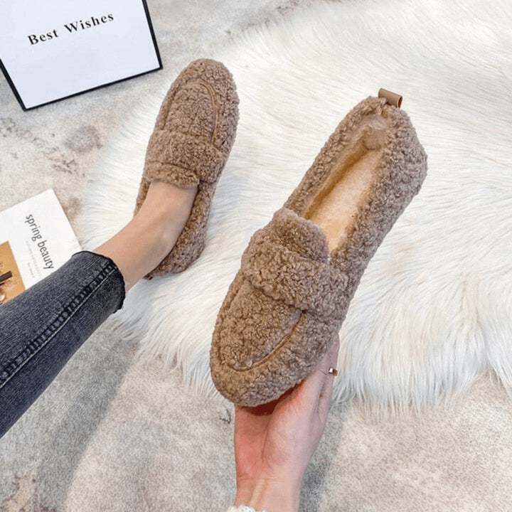 Elegant Winter Slippers – Cozy Warmth and Pure Comfort 1