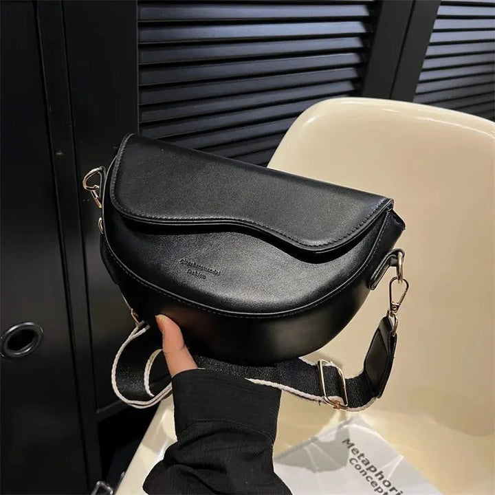 Fashionable Ladies Shoulder Bag – Compact Elegant and Perfect for Every Special Occasion 4