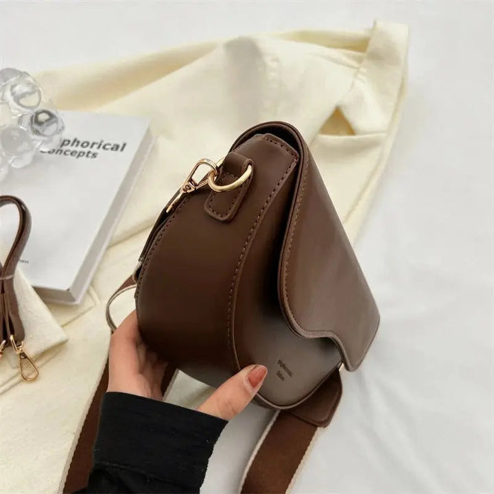 Fashionable Ladies Shoulder Bag – Compact Elegant and Perfect for Every Special Occasion 6