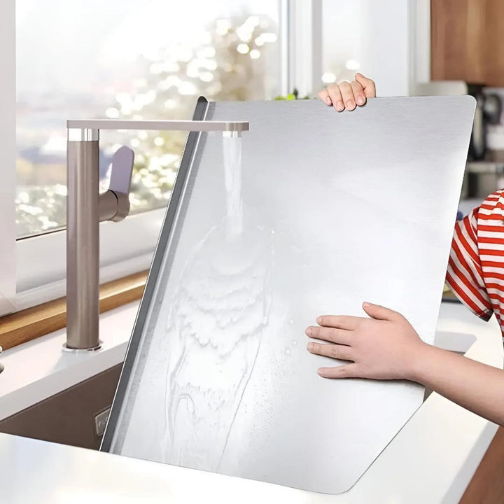 Hygienic Stainless Steel Cutting Board – With Raised Edge and Anti-Slip Silicone Feet 2