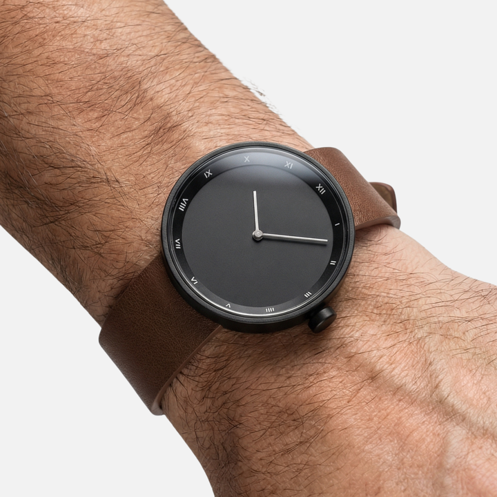 Lightweight Metal Quartz Watch with Mineral Glass for Men
