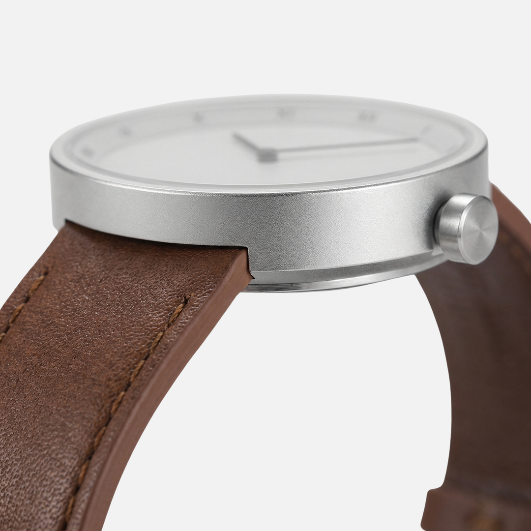 Lightweight Metal Quartz Watch with Mineral Glass for Men