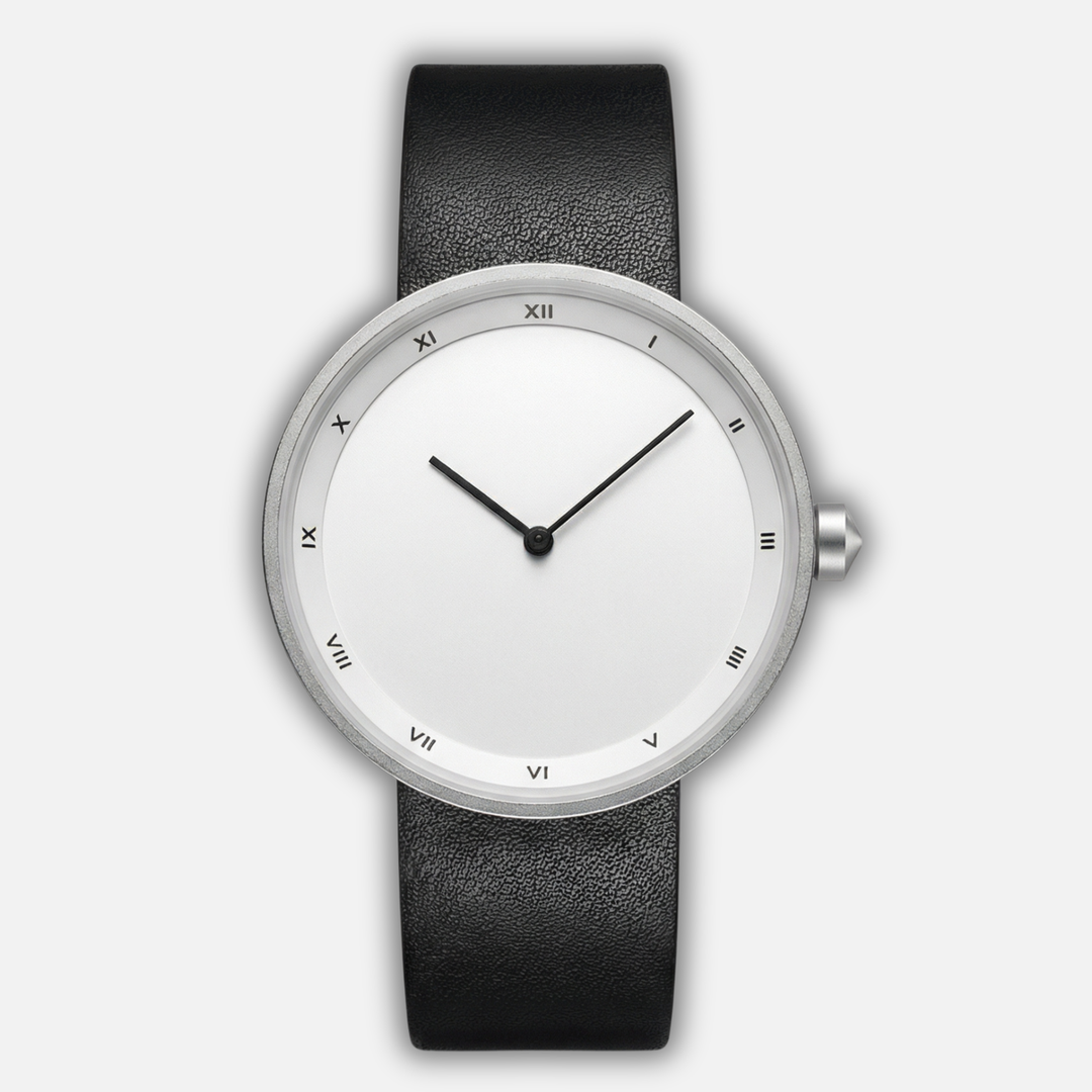 Lightweight Metal Quartz Watch with Mineral Glass for Men