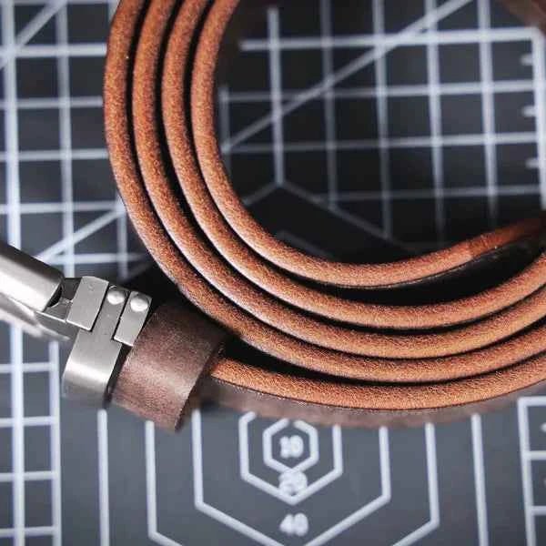 Men's Classic Leather Belt – With a Modern Buckle for Diverse Combinations and Various Occasions 18