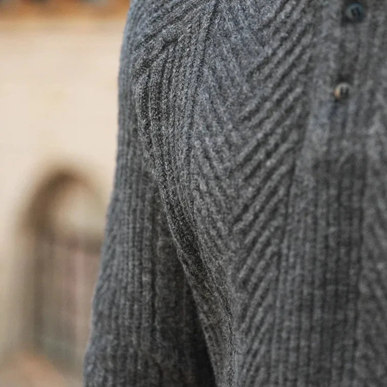 Mens_Elegant_Knitted_Polo_Shirt_Short_Sleeve_with_Structured_Look_12