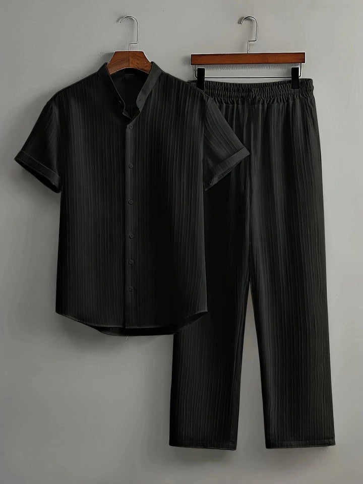 Mens_Modern_Summer_Two_Piece_Set_Short_Sleeve_Top_with_Relaxed_Fit_1