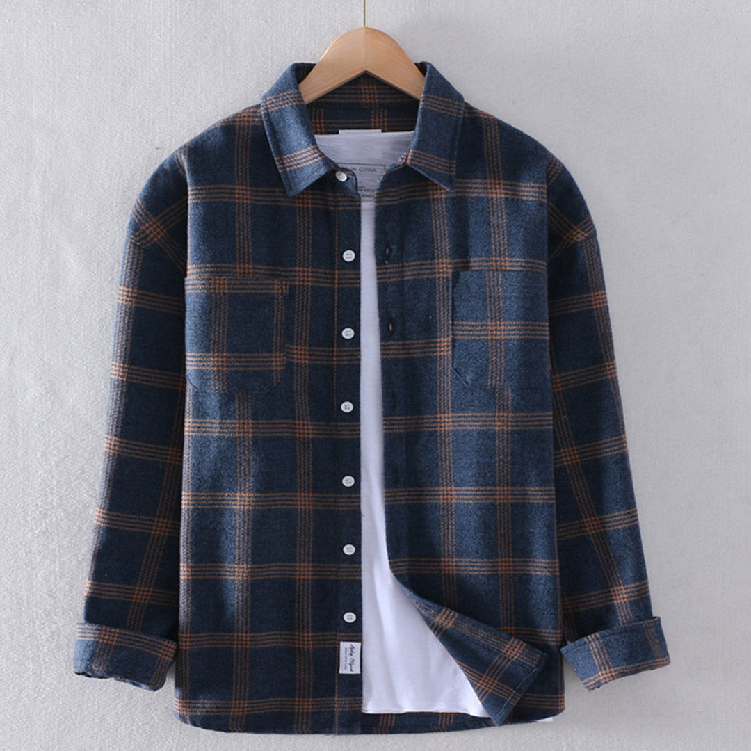 Mens_Relaxed_Flannel_Shirt_Checkered_Design_and_Long_Sleeves_1
