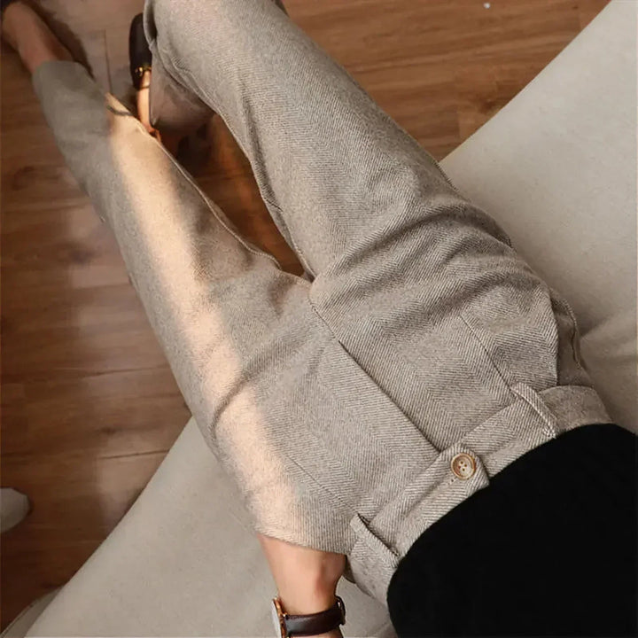 Mens_Relaxed_Pants_Structured_for_Everyday_Wear_1
