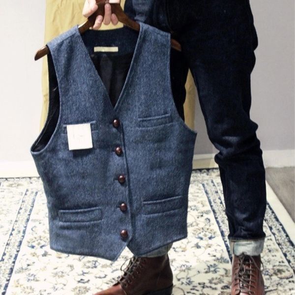 Mens_Tailored_Vest_Classic_Form_Fitting_Style_2