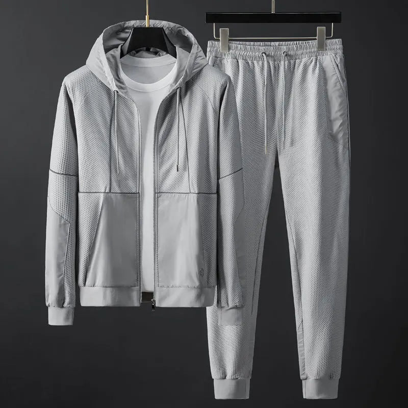 Mens_Tracksuit_Set_Comfortable_and_Adaptable_with_Hood_3