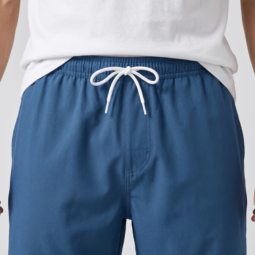 Modern Everyday Pull-On Shorts with Side Pockets for Men