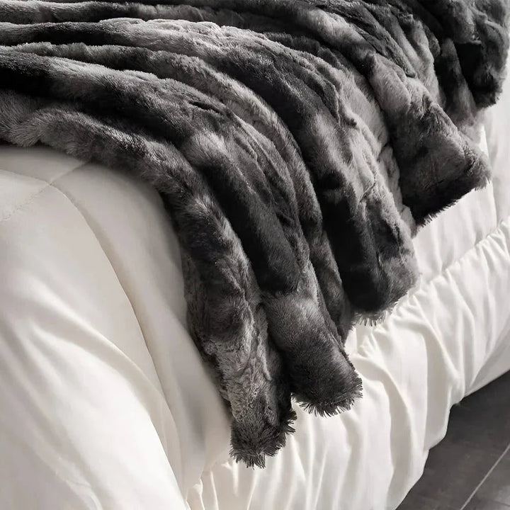 Soft Fleece Blanket – Modern Tie-Dye Pattern for Cozy Hours 6