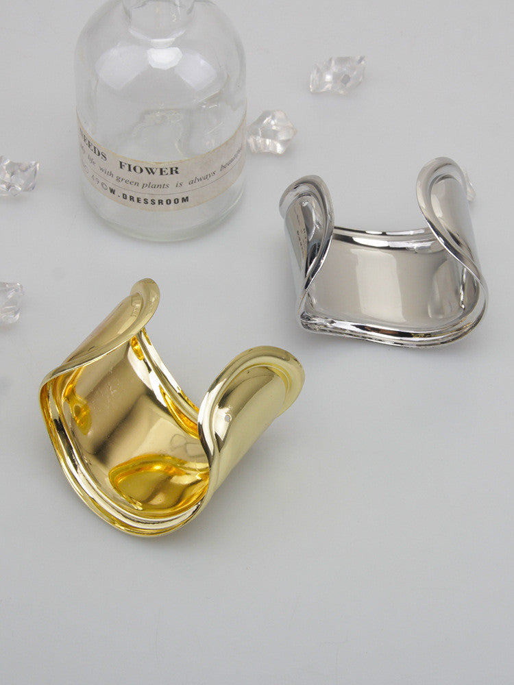 Striking Bold Wave Bracelet – Fashionable Asymmetry 7
