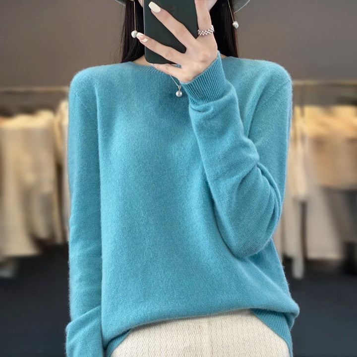 Women_s_Classic_Sweater_With_a_Comfortable_Fit_10