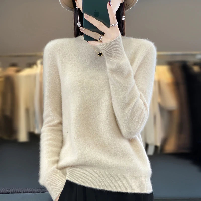 Women_s_Classic_Sweater_With_a_Comfortable_Fit_12