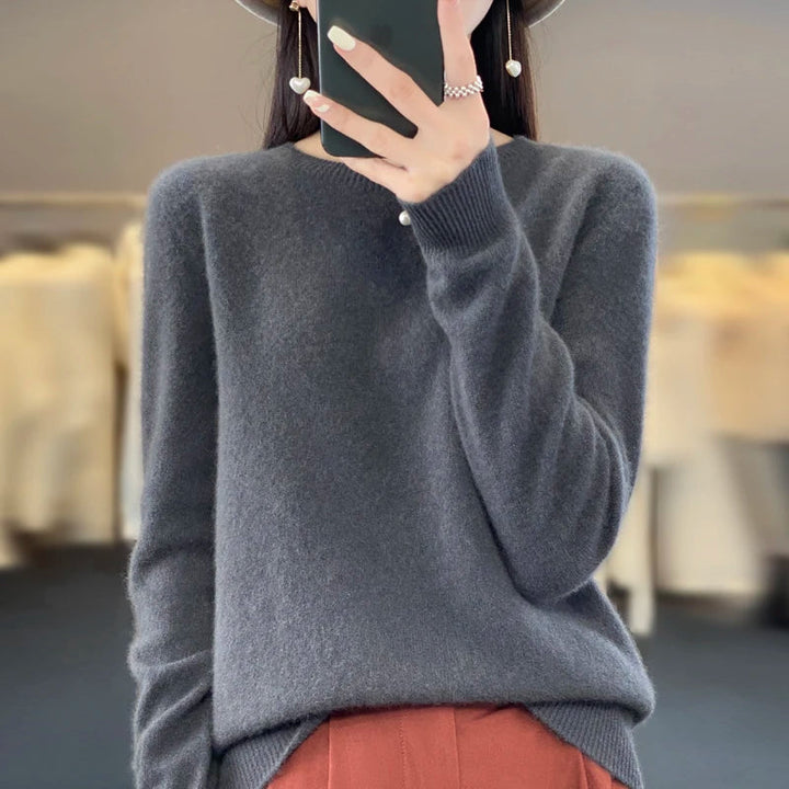 Women_s_Classic_Sweater_With_a_Comfortable_Fit_16