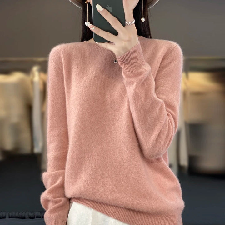 Women_s_Classic_Sweater_With_a_Comfortable_Fit_5
