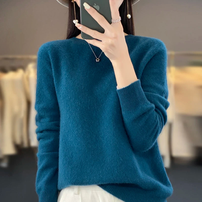 Women_s_Classic_Sweater_With_a_Comfortable_Fit_7