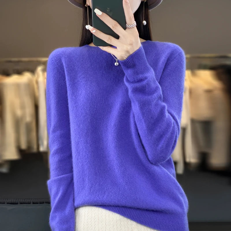 Women_s_Classic_Sweater_With_a_Comfortable_Fit_9