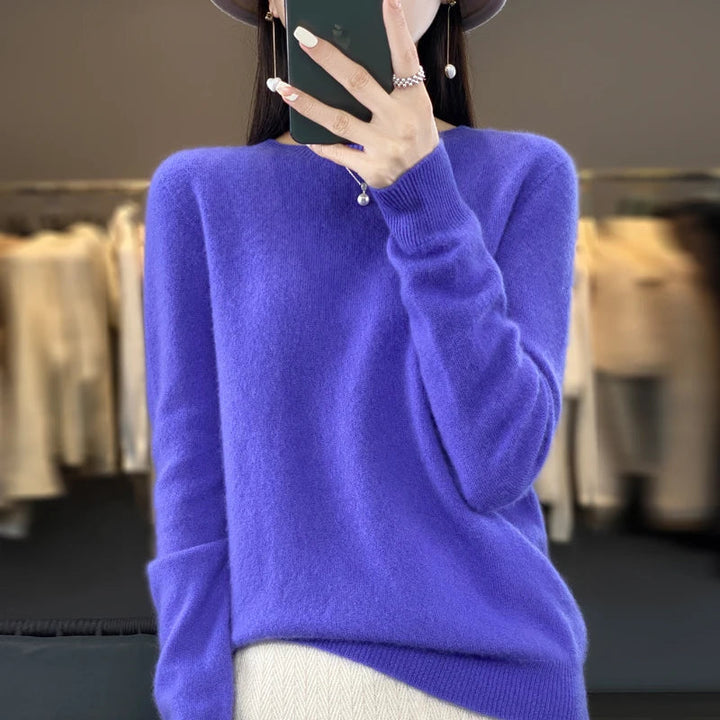 Women_s_Classic_Sweater_With_a_Comfortable_Fit_9
