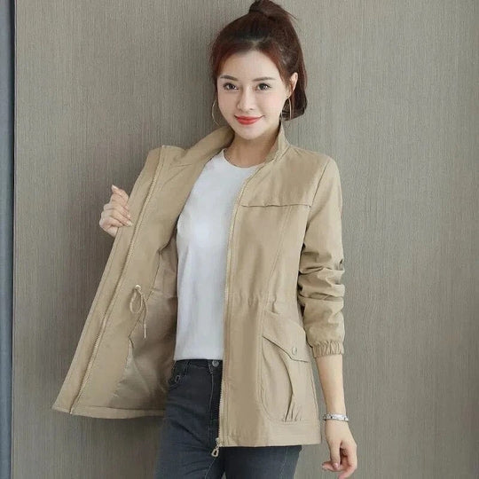 Women_s_Lightweight_Waterproof_Trench_Coat_Classic_Style_and_Belted_Waist_2
