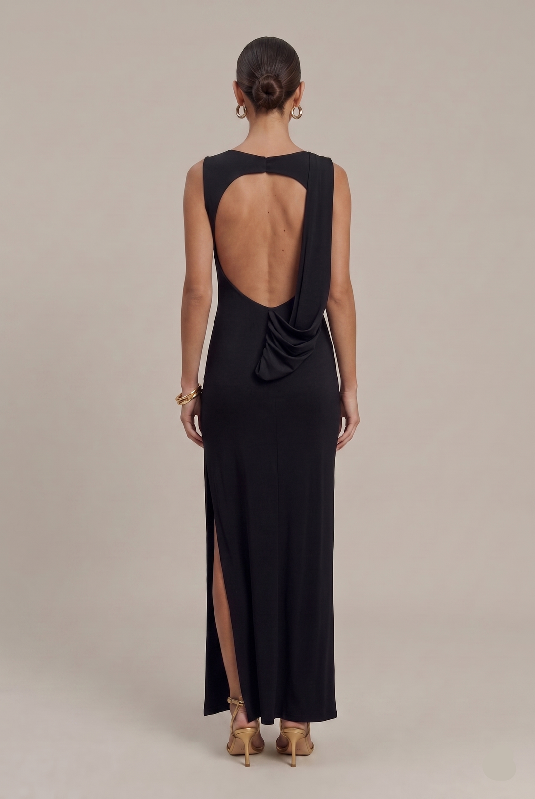 Womens_Backless_Maxi_Dress_Round_Neck_and_Sleeveless_3