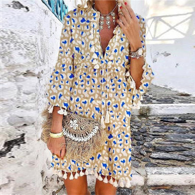Womens_Boho_Dress_with_V_neck_and_mini_length_2