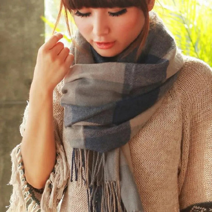 Women's Checked Scarf – Generous Format in Seven Attractive Colors 10