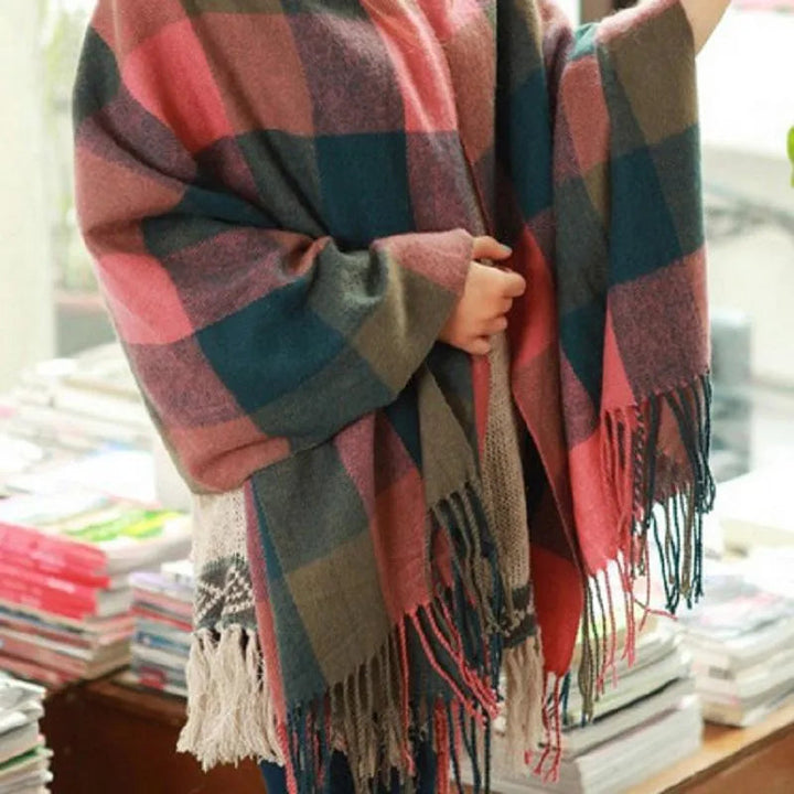Women's Checked Scarf – Generous Format in Seven Attractive Colors 12