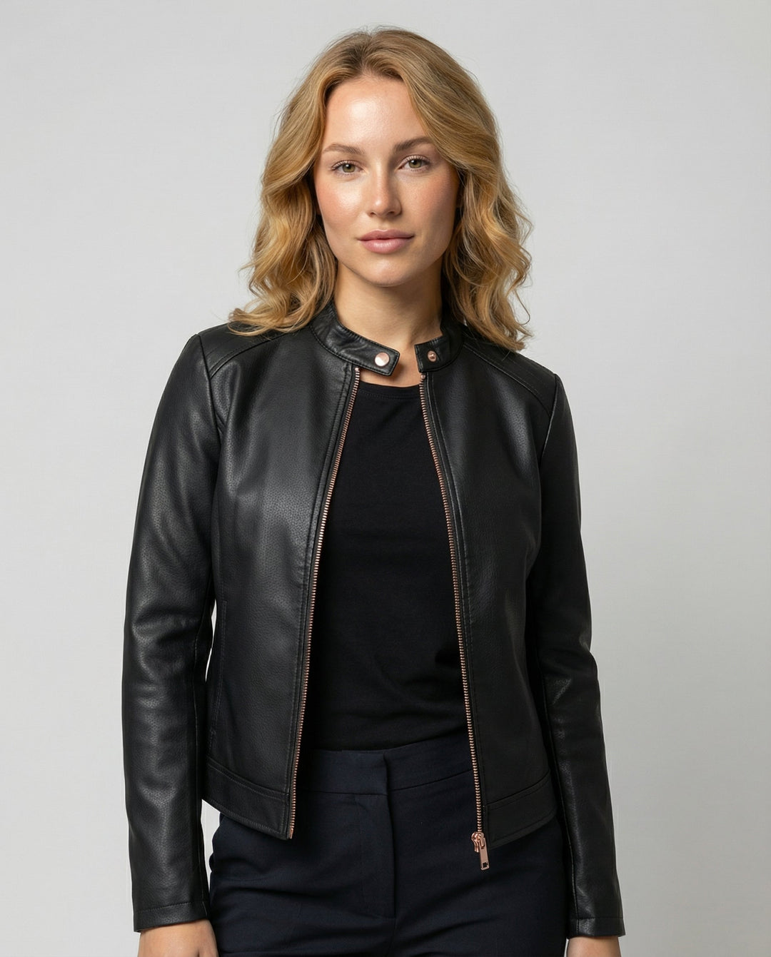 Womens_Elegant_Leather_Jacket_Tailored_Fit_and_Lapel_Collar_1