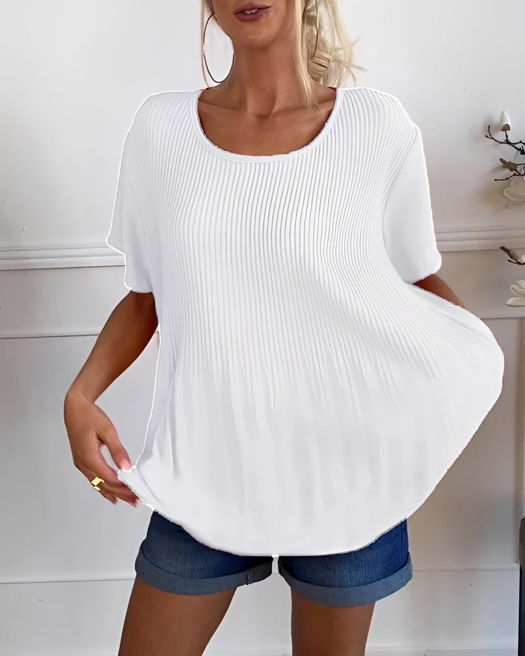 Womens_Elegant_Linen_Oversize_Shirt_Casual_and_Ideal_for_Summer_4