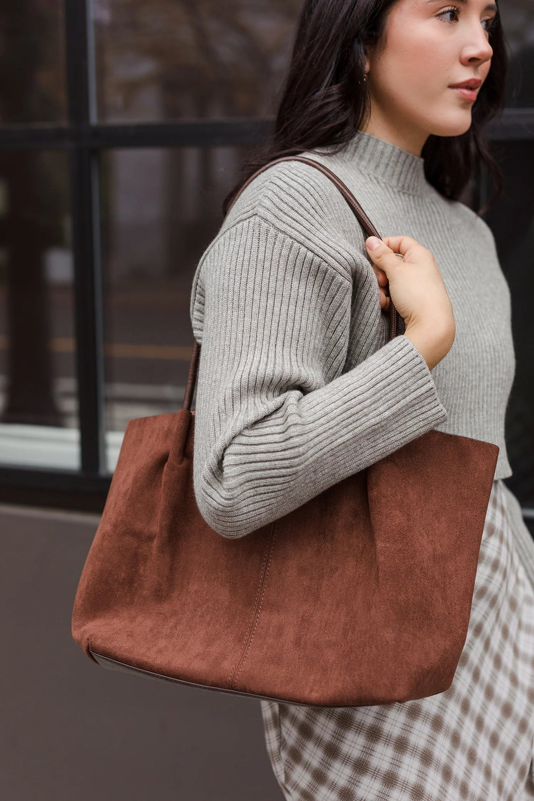 Women's Elegant Retro-Style Handbag – With Suede Appearance and Practical Inner Pocket 6