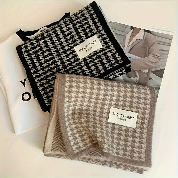 Women's Elegant Scarf – Appealing Silky Appearance 4