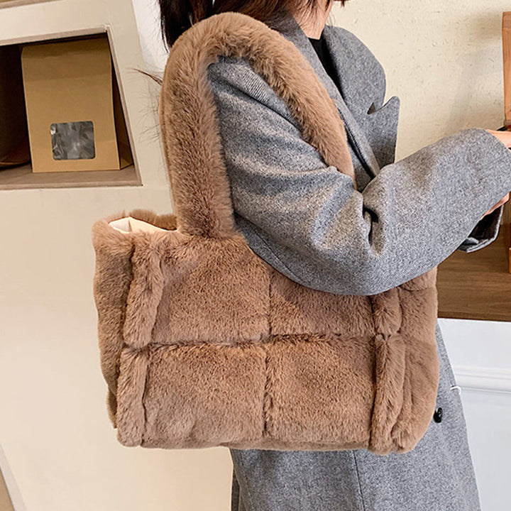 Women's Fluffy Plush Handbag – Comfortable and Wintry Ladies Carryall 10