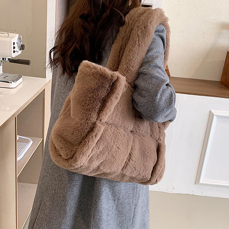 Women's Fluffy Plush Handbag – Comfortable and Wintry Ladies Carryall 11