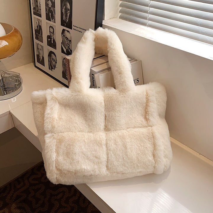 Women's Fluffy Plush Handbag – Comfortable and Wintry Ladies Carryall 3