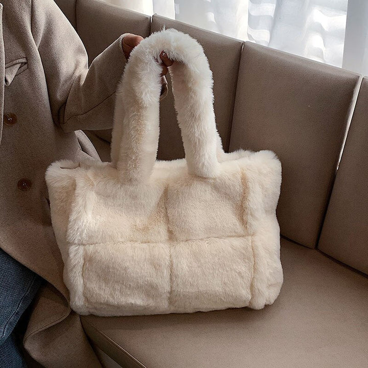 Women's Fluffy Plush Handbag – Comfortable and Wintry Ladies Carryall 4