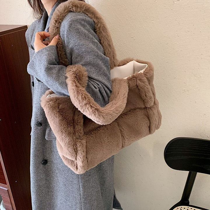 Women's Fluffy Plush Handbag – Comfortable and Wintry Ladies Carryall 7