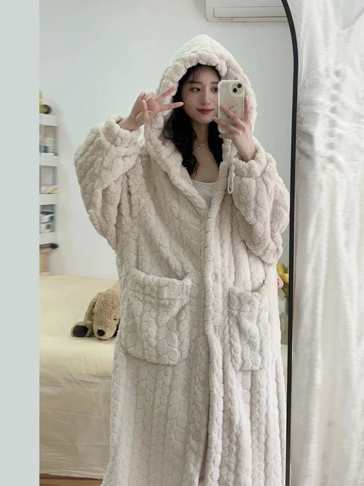Women's Ideal Soft Warm Bathrobe – For Cozy Home Days with Hood & Pockets 1