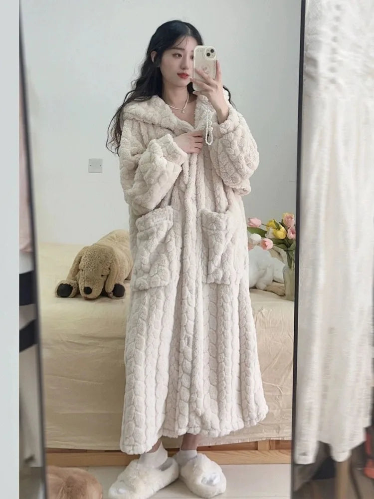 Women's Ideal Soft Warm Bathrobe – For Cozy Home Days with Hood & Pockets 2