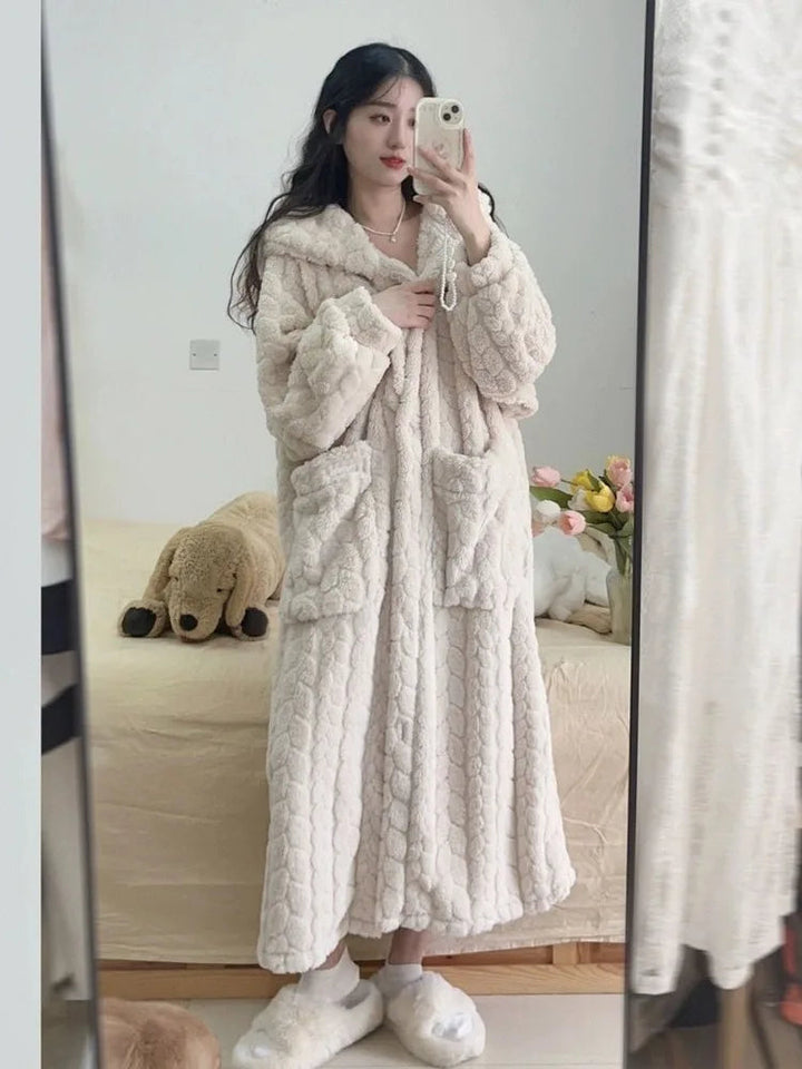 Women's Ideal Soft Warm Bathrobe – For Cozy Home Days with Hood & Pockets 2