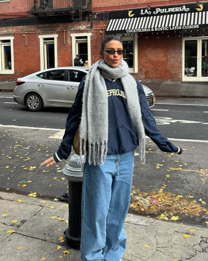 Women's Soft Winter Scarf – Generously Cut with Fringes and Pleasantly Warm 10