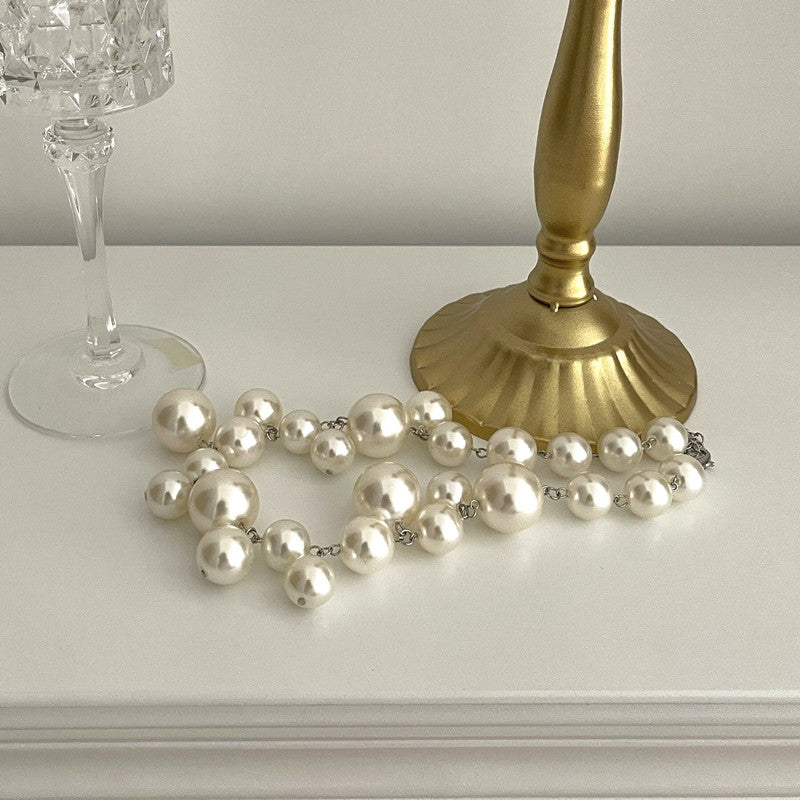 Women's Striking Statement Pearl Necklace – Bold Fashionable Appearance 2